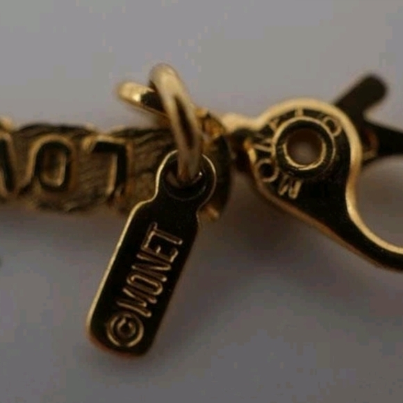 Elegant Gold Bracelet - Picture 3 of 6